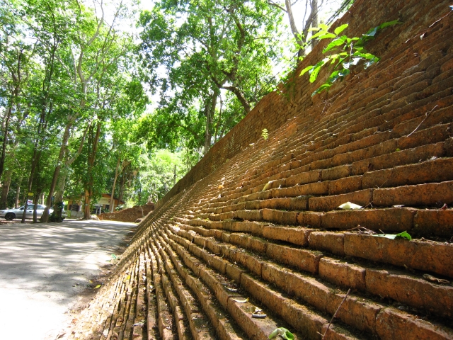 ワット・ジェット・ヨード（วัดเจ็ดยอด）