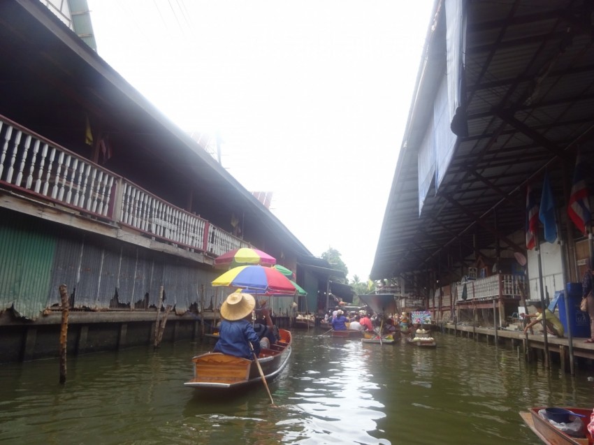 ダムヌン・サドゥアク水上マーケット（ตลาดน้ําดําเนินสะดวก）