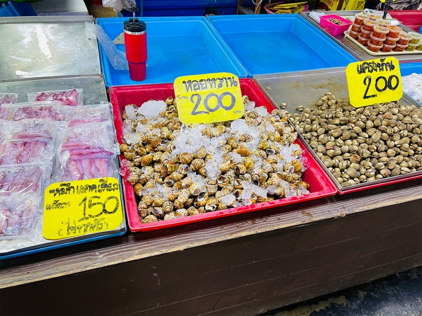 バンセン魚市場（ตลาดปลาบางแสน）